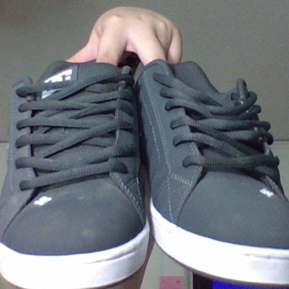 DC shoes